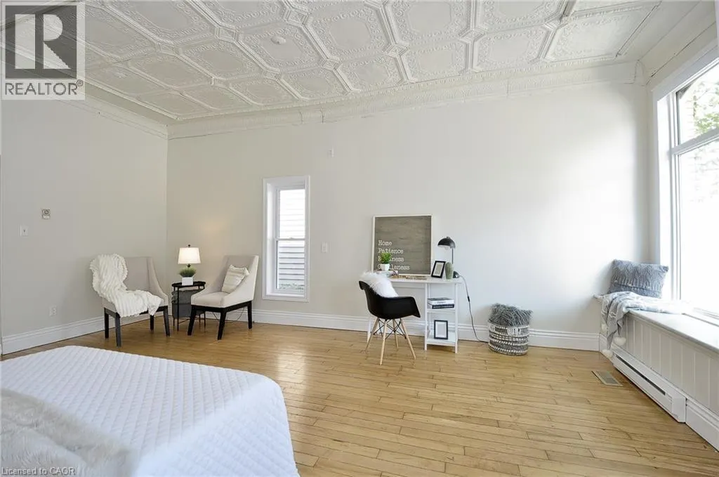 1206 QUEEN'S BUSH Road