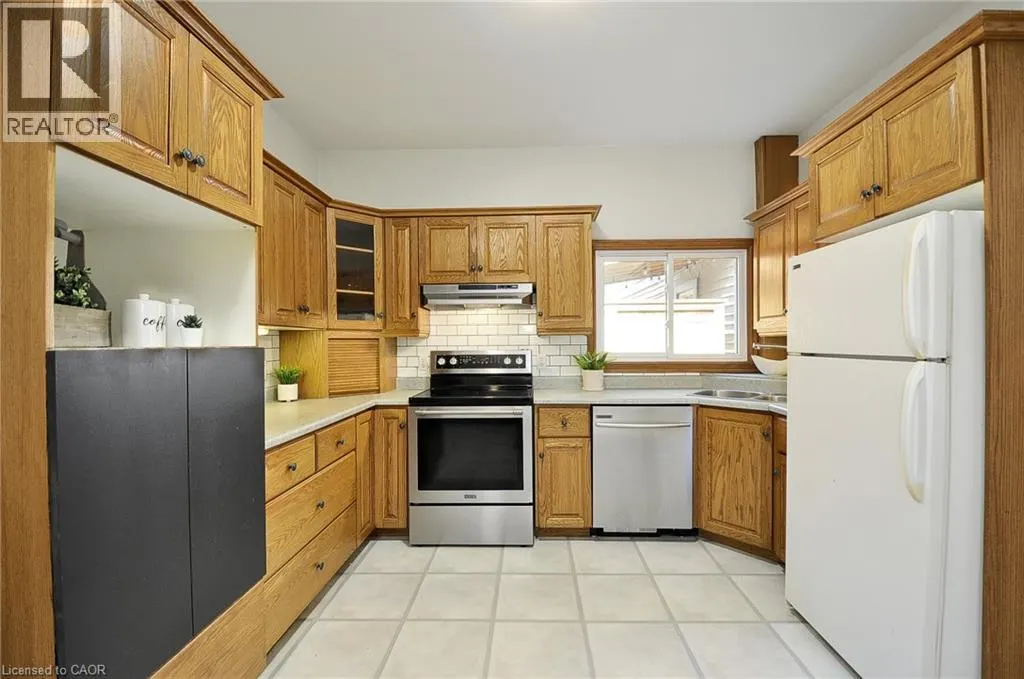 1206 QUEEN'S BUSH Road