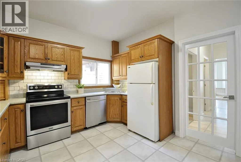 1206 QUEEN'S BUSH Road