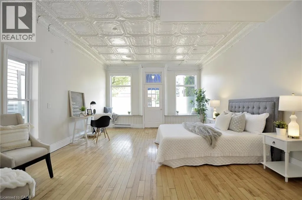 1206 QUEEN'S BUSH Road