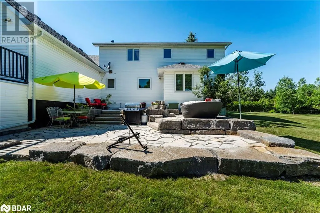 403 MOONSTONE Road E