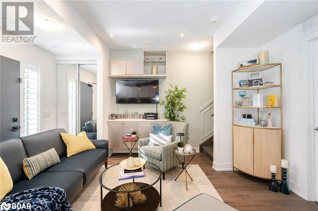 1085 DOUGLAS MCCURDY Common Unit# 111, #111