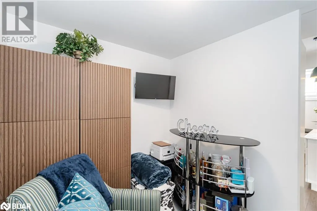1085 DOUGLAS MCCURDY Common Unit# 111, #111