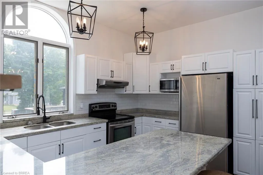76.5 STOVER Street N