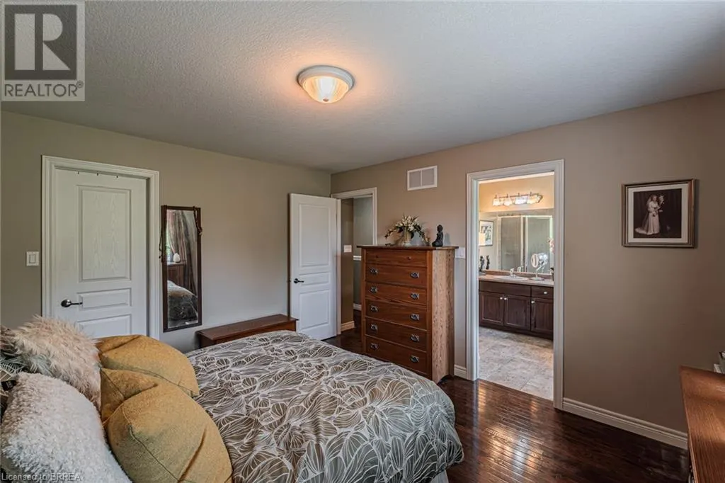 26 COBBLESTONE Drive
