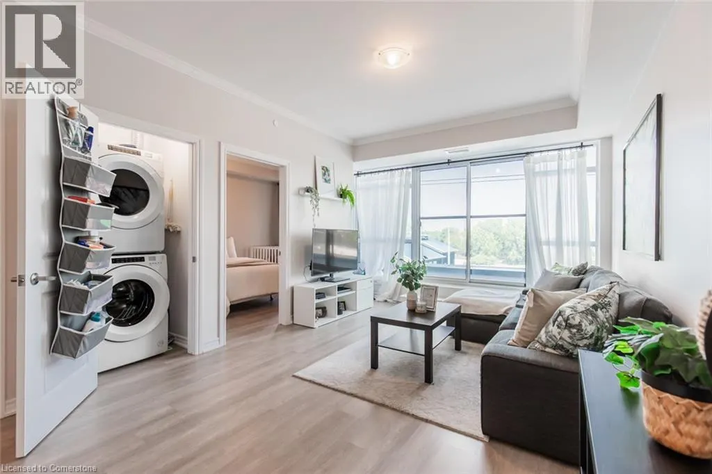 450 DUNDAS Street E Unit# 303, #303