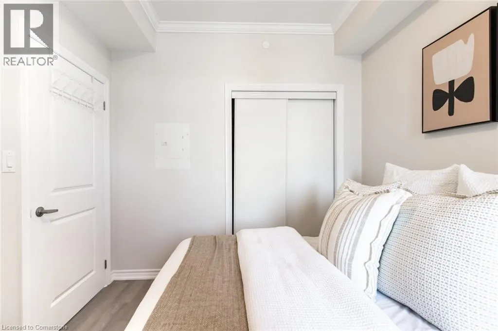 450 DUNDAS Street E Unit# 303, #303