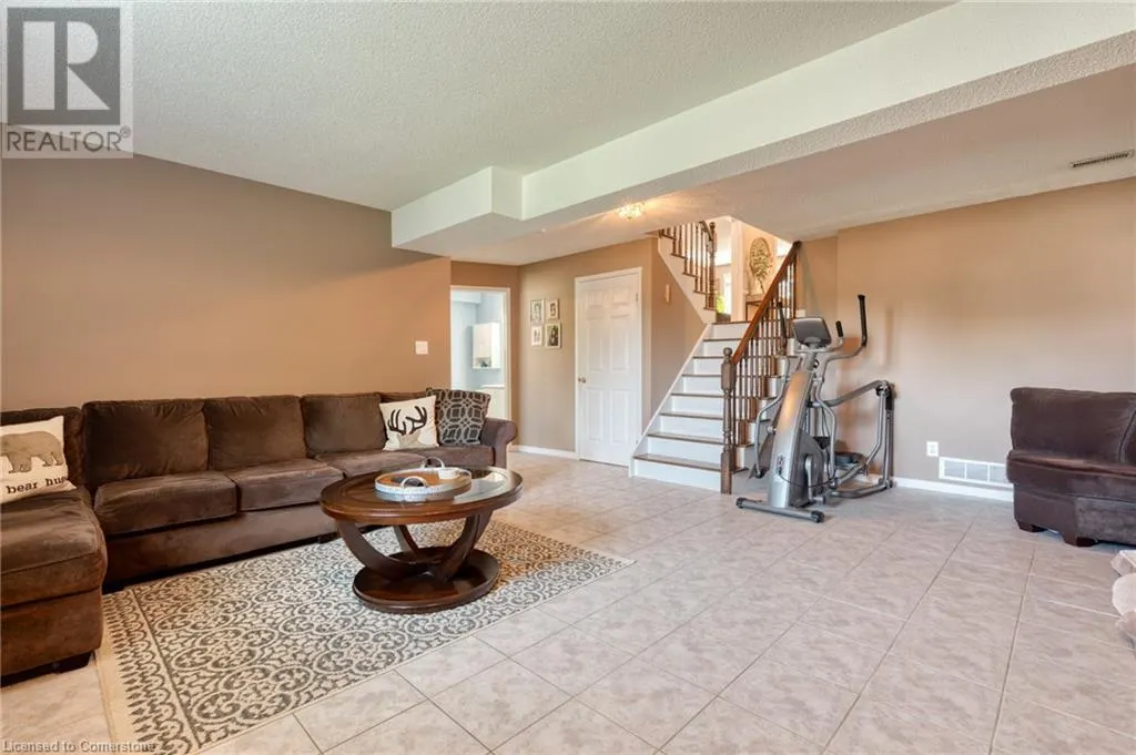 13 LONEOAK Crescent