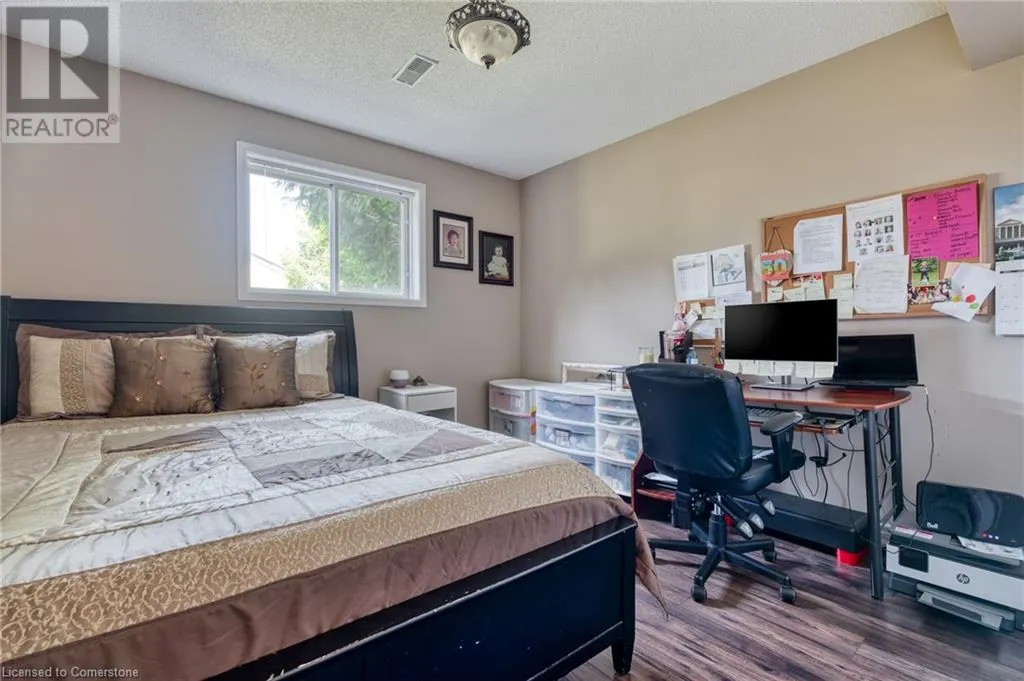 13 LONEOAK Crescent
