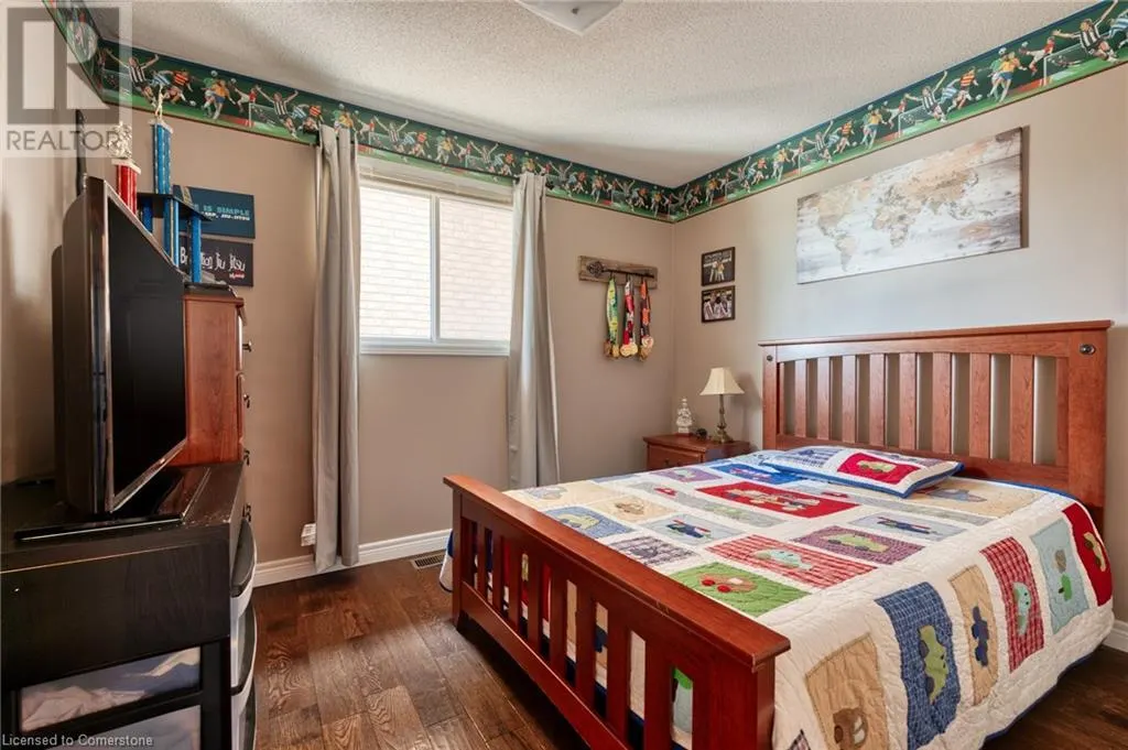 13 LONEOAK Crescent