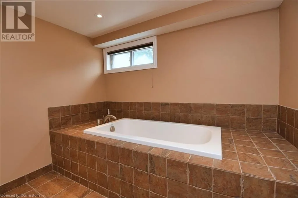 33 WILMAR Court