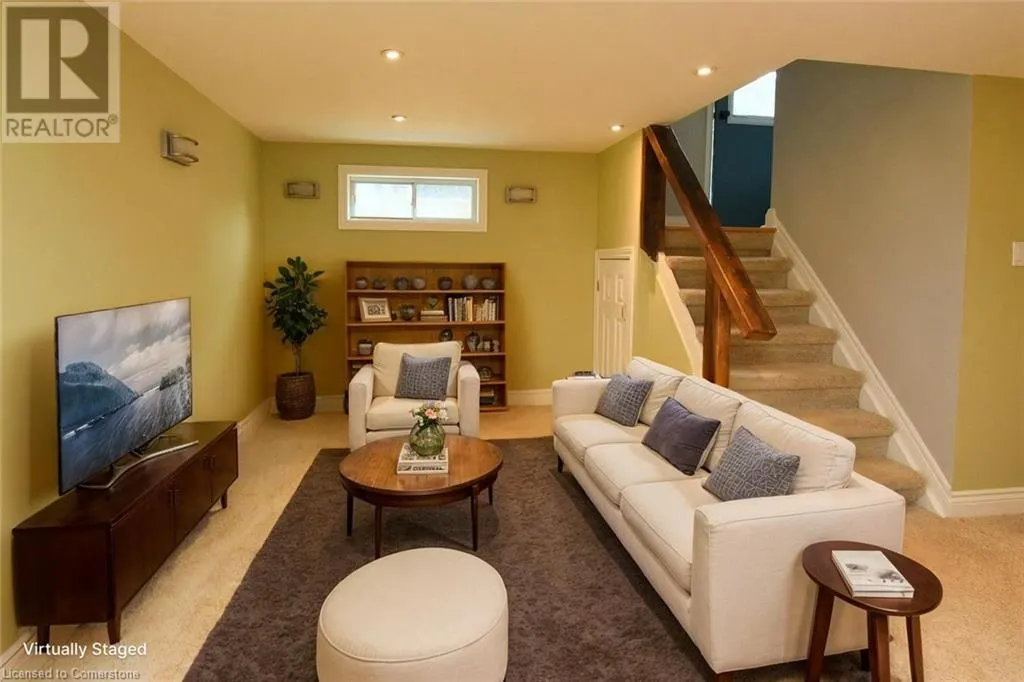 33 WILMAR Court