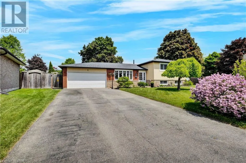 18 CLOVER Court
