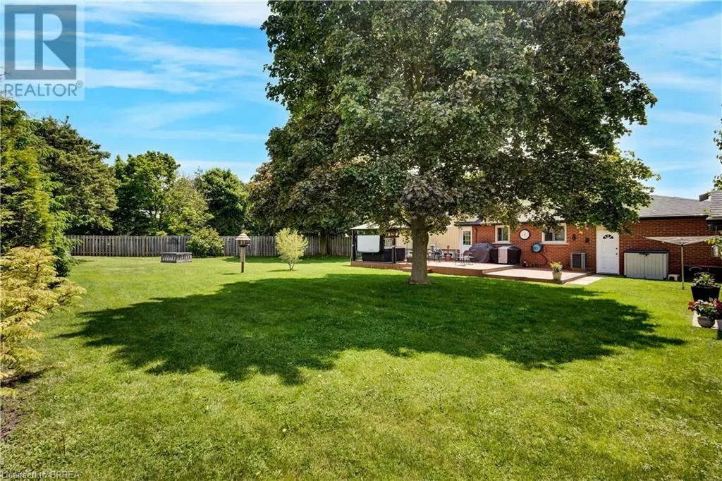 18 CLOVER Court