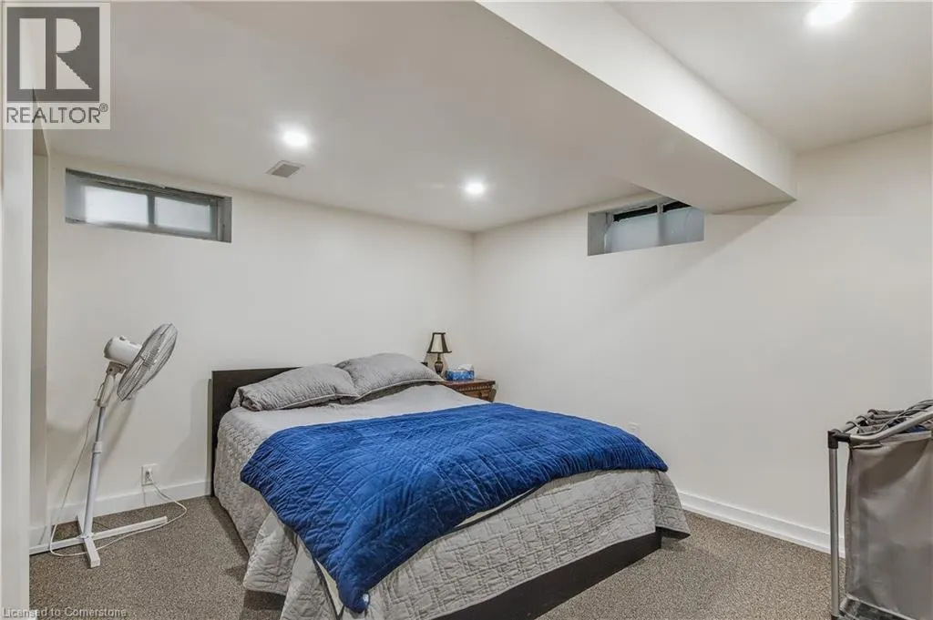 5 PINEHURST Avenue