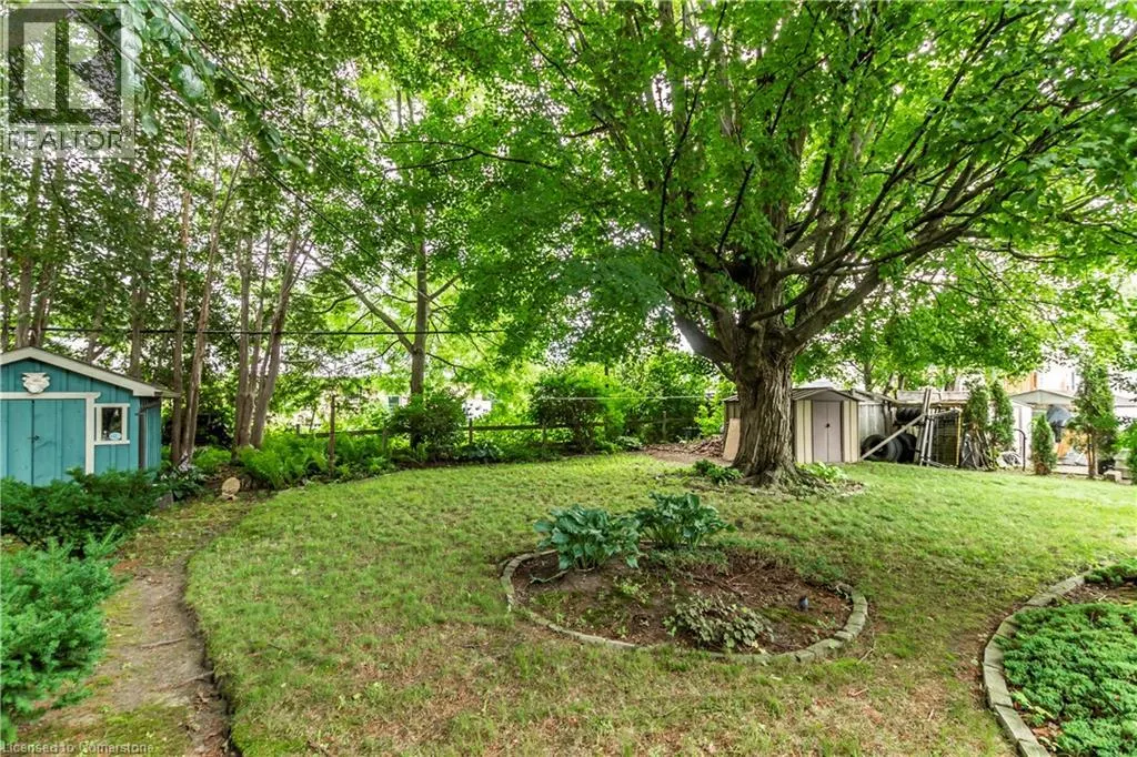 5 PINEHURST Avenue