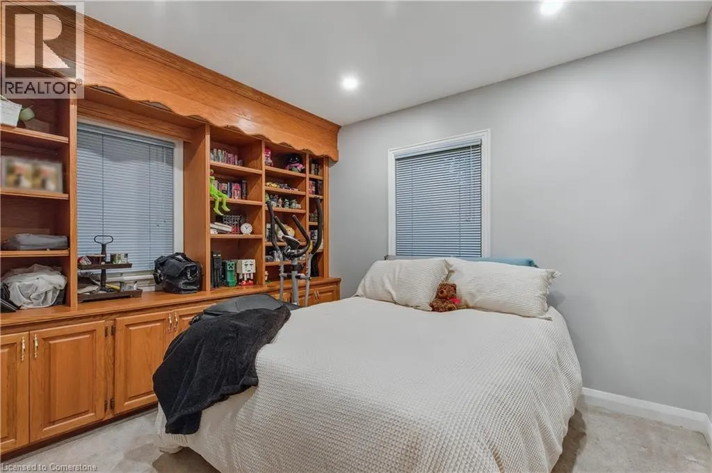 5 PINEHURST Avenue