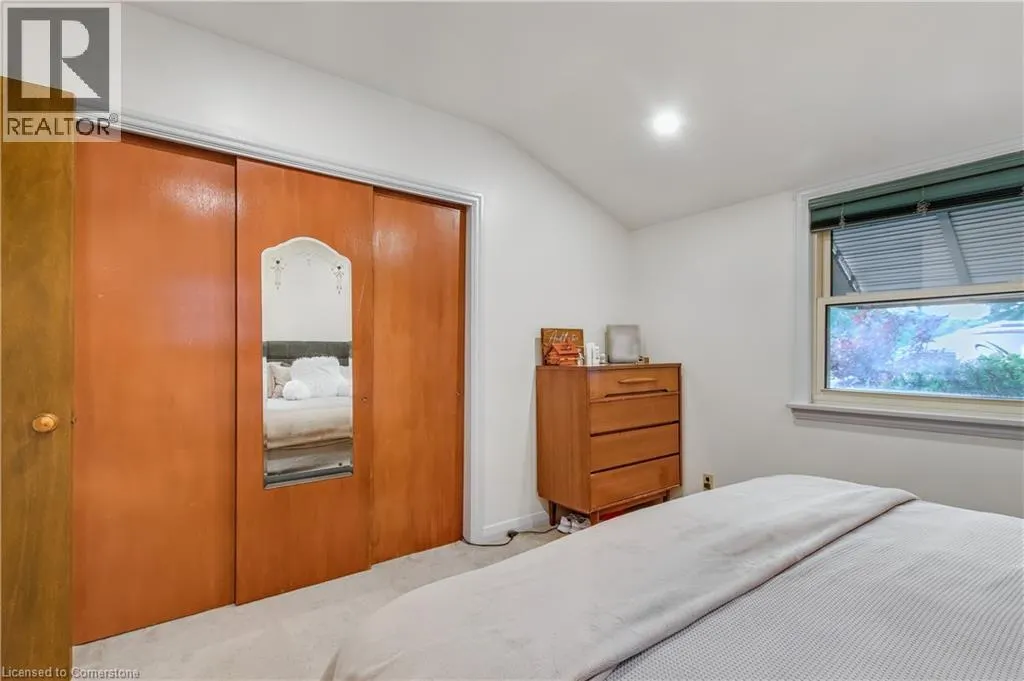 5 PINEHURST Avenue