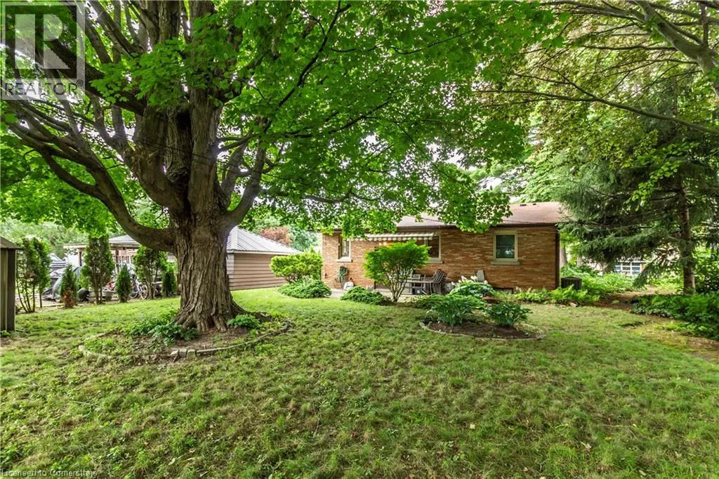 5 PINEHURST Avenue