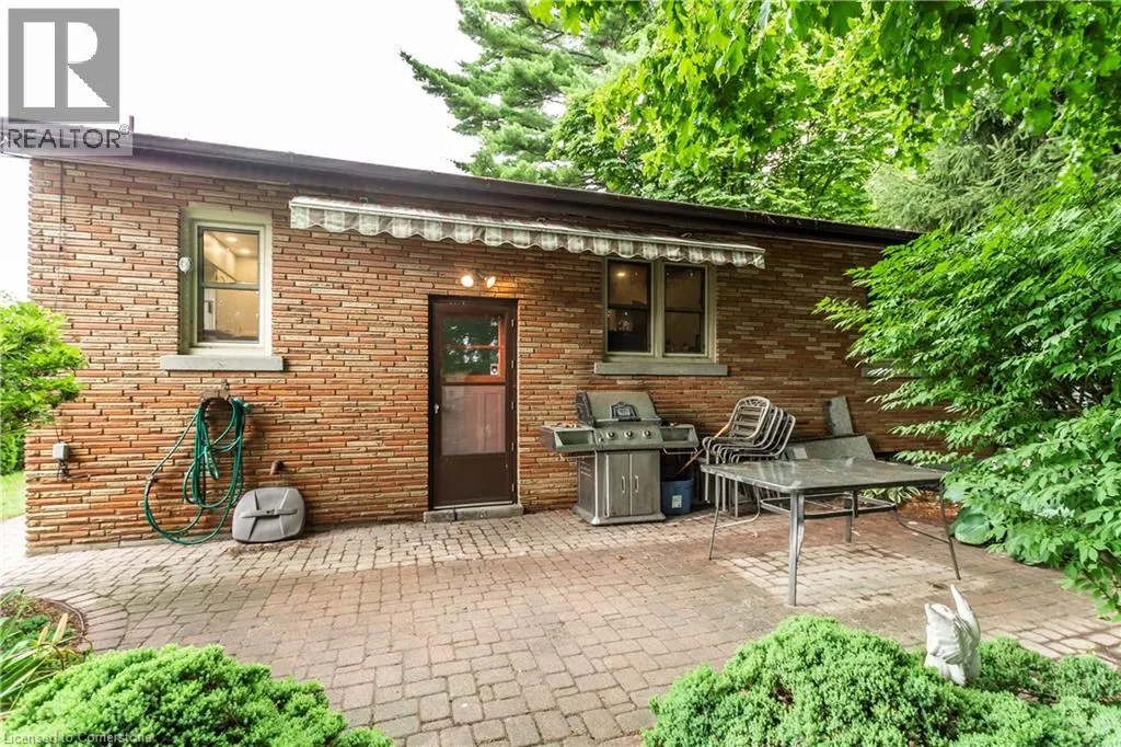 5 PINEHURST Avenue