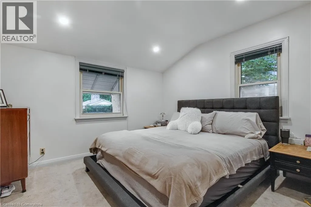 5 PINEHURST Avenue