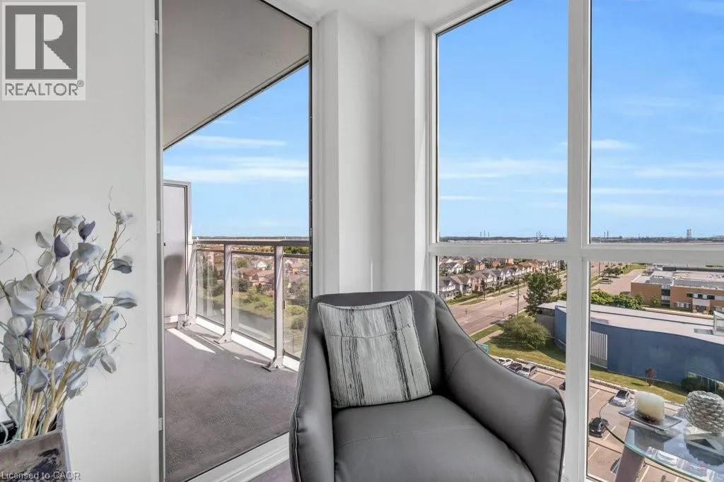 1050 MAIN Street E Unit# 1004, #1004