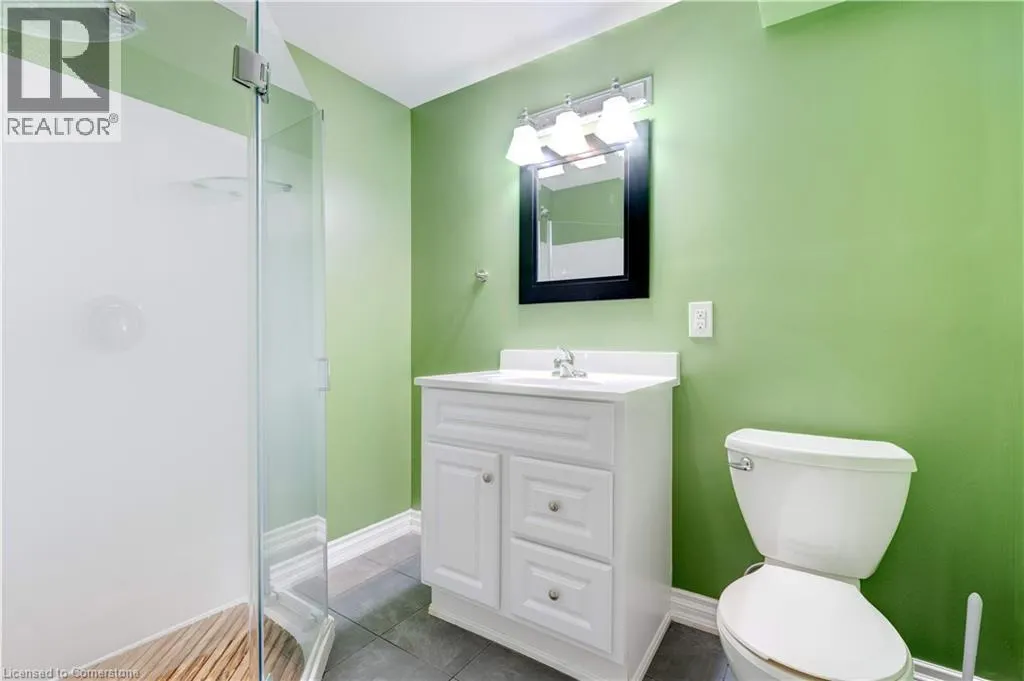 85 MOWAT Crescent
