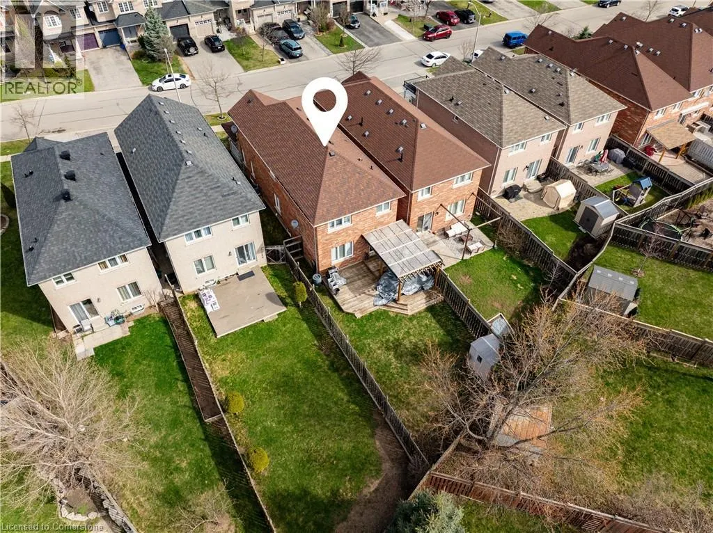 85 MOWAT Crescent