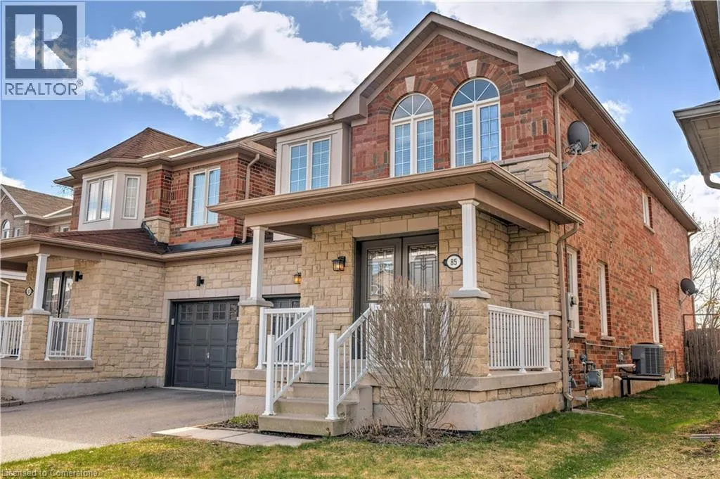 85 MOWAT Crescent