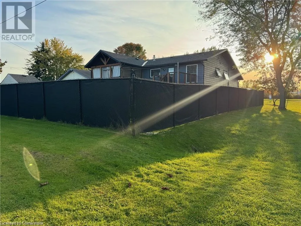 24 WOODHOUSE Avenue