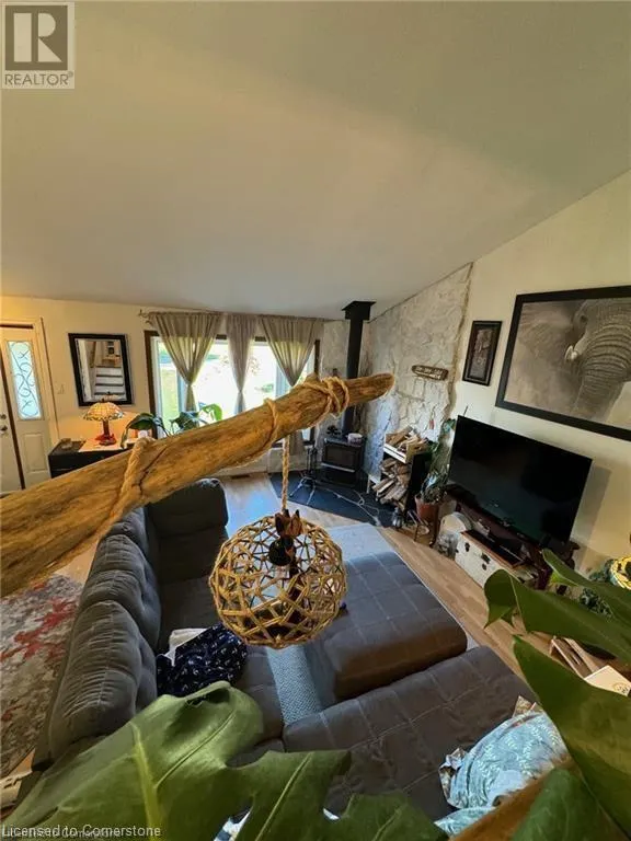 24 WOODHOUSE Avenue