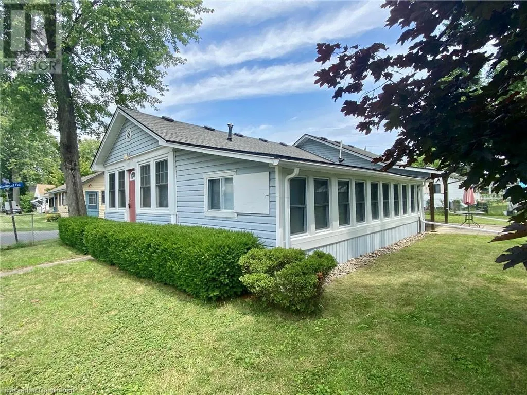 376 OAKWOOD Avenue