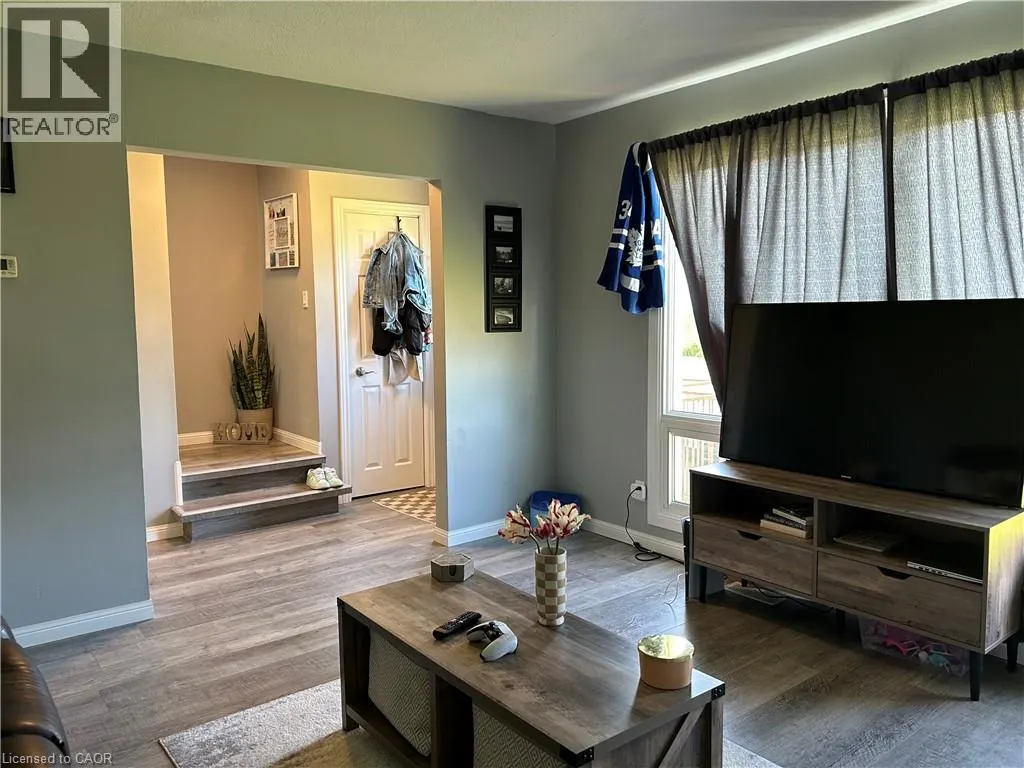 56-58 OAKWOOD Avenue