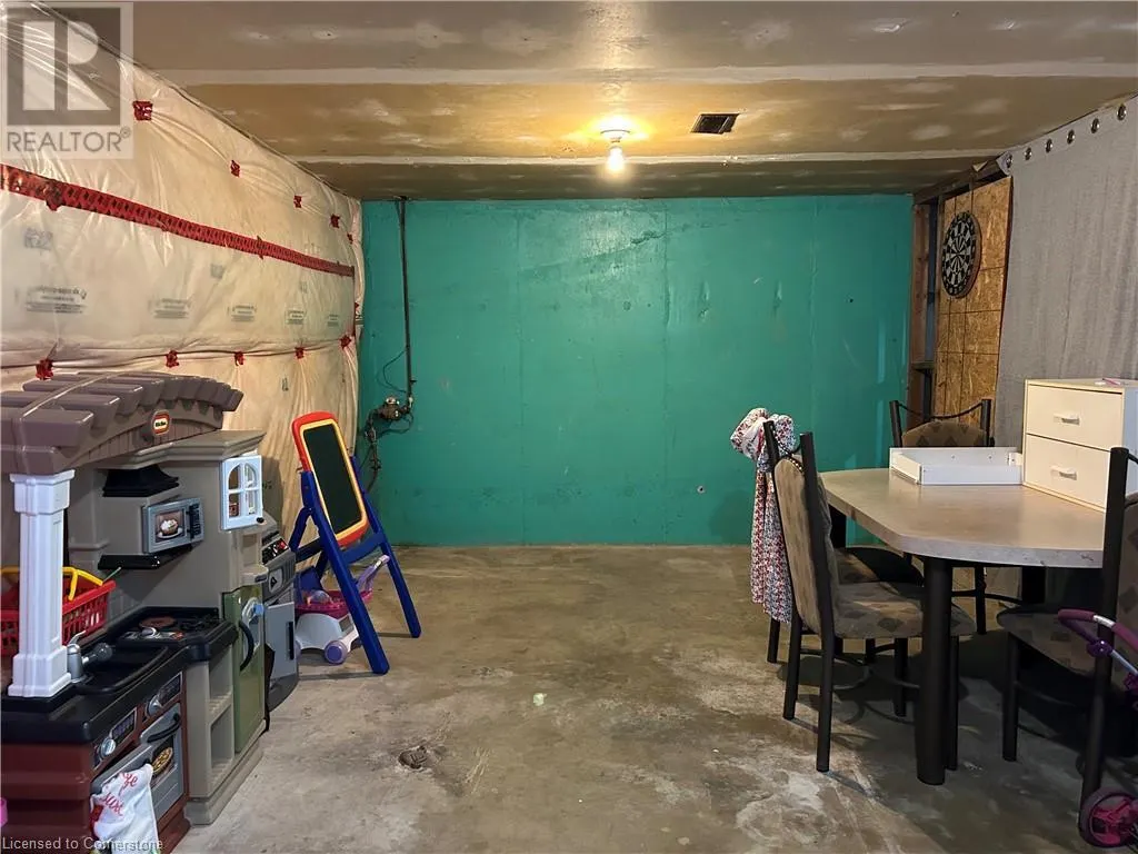 56-58 OAKWOOD Avenue