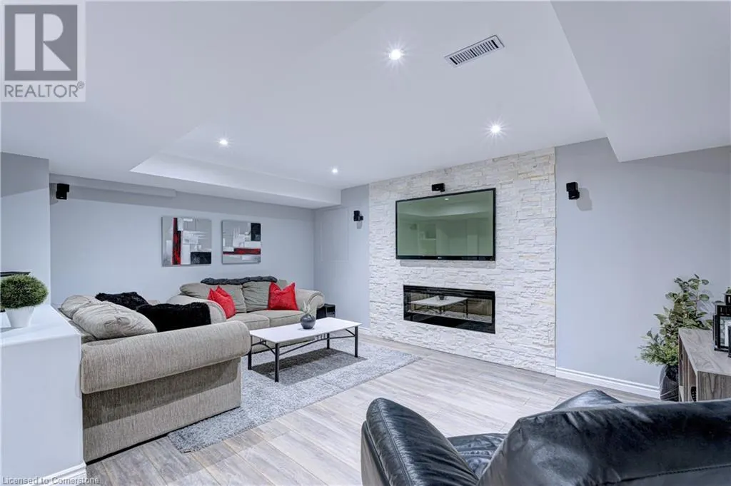 1406 MARSHALL Crescent