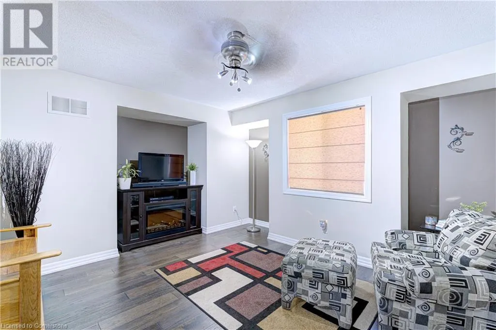 1406 MARSHALL Crescent