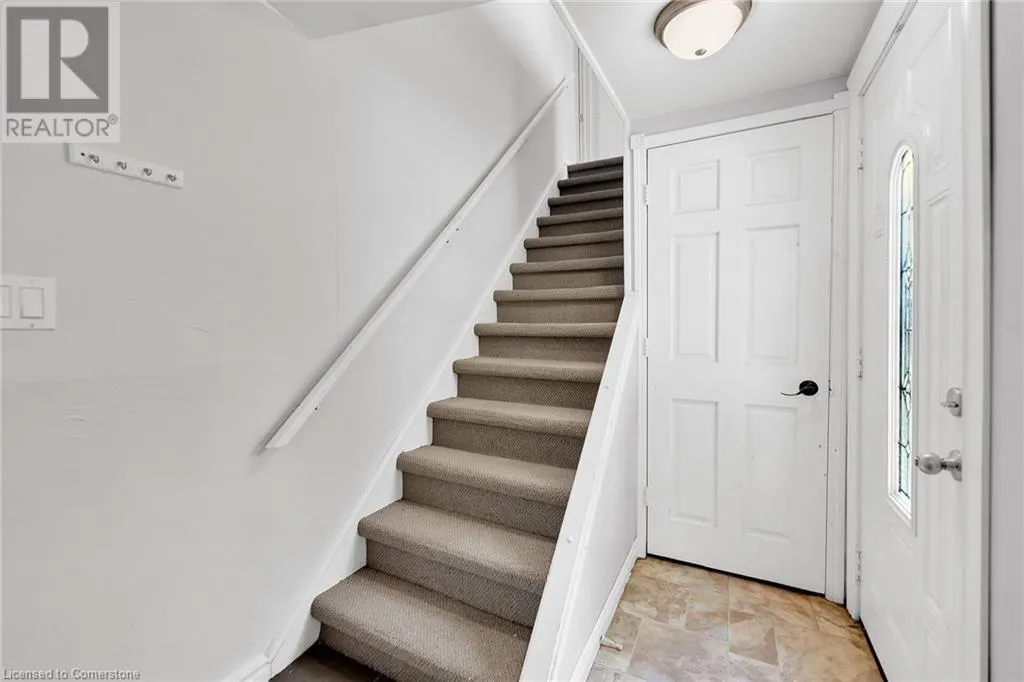 126 MOUNTAIN Road