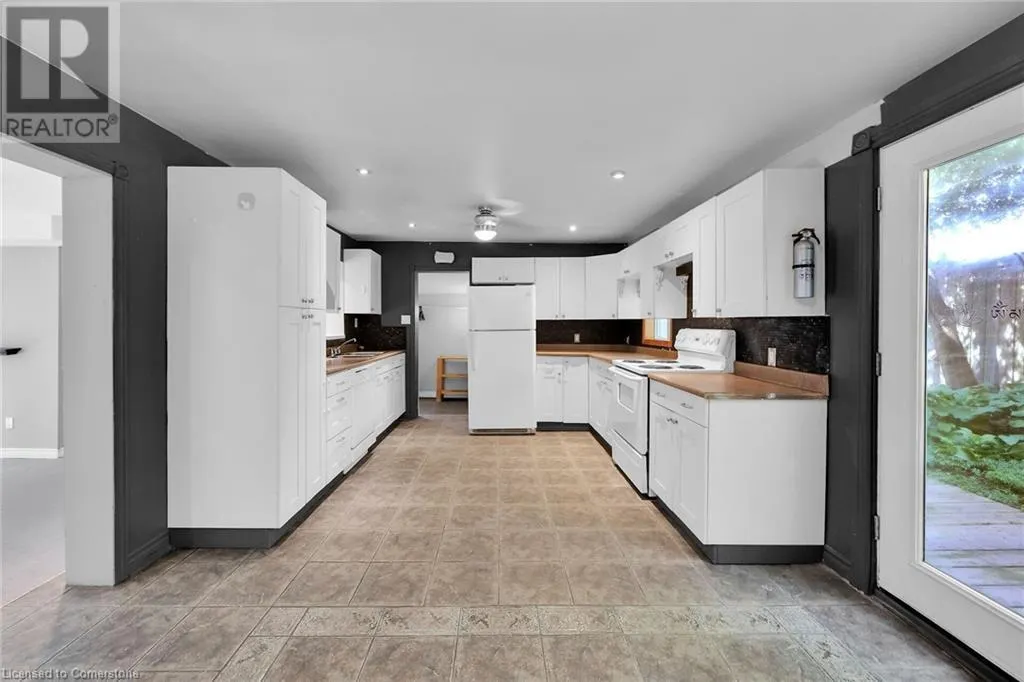 126 MOUNTAIN Road