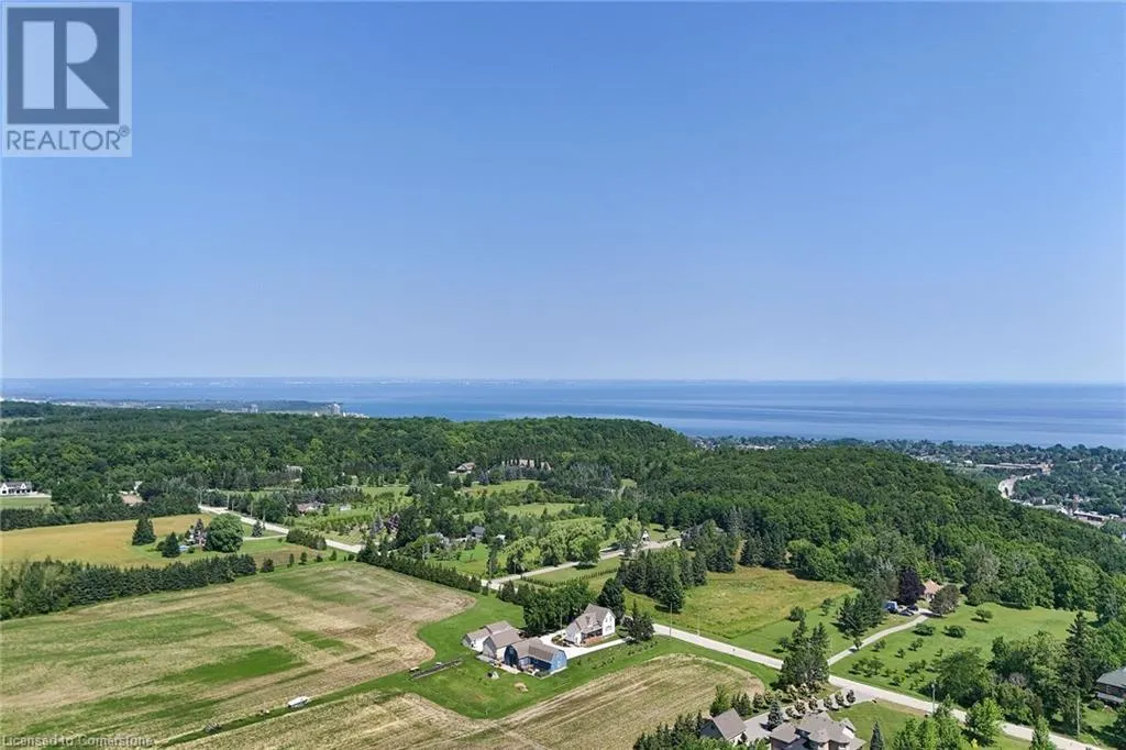 126 MOUNTAIN Road