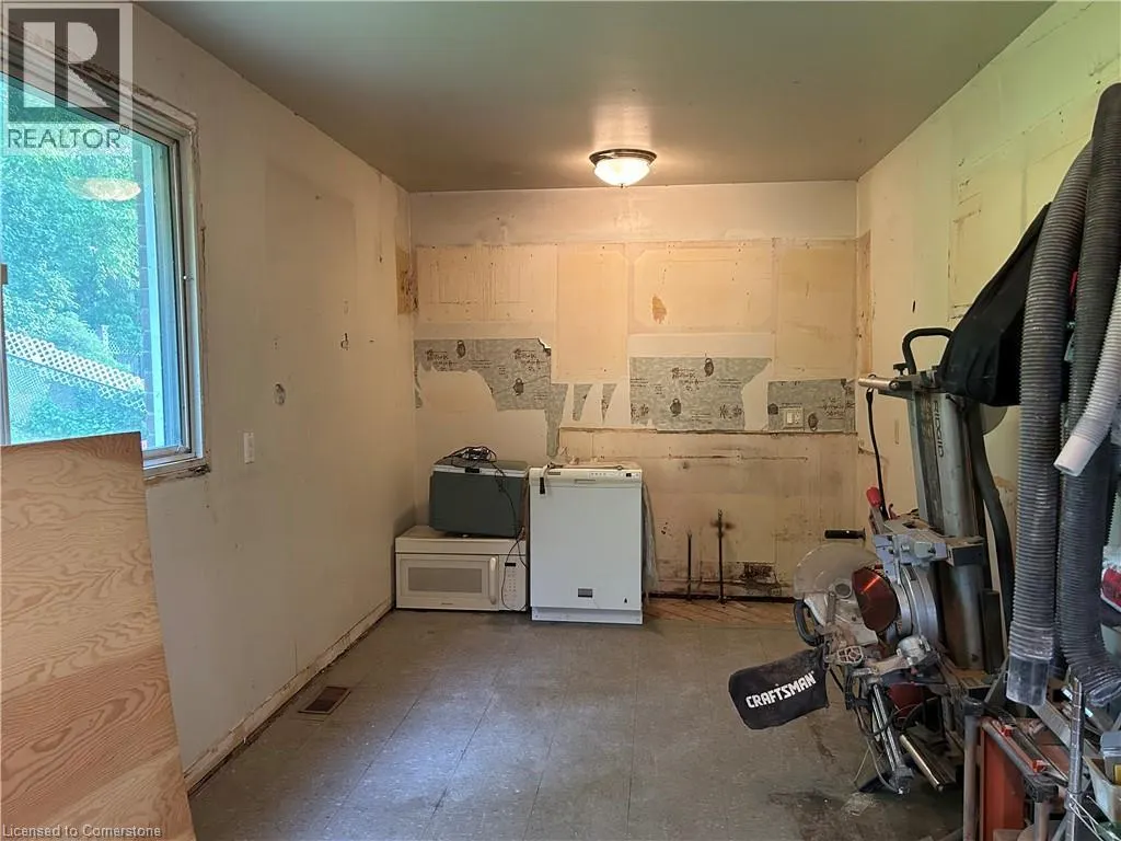 56-58 OAKWOOD Avenue