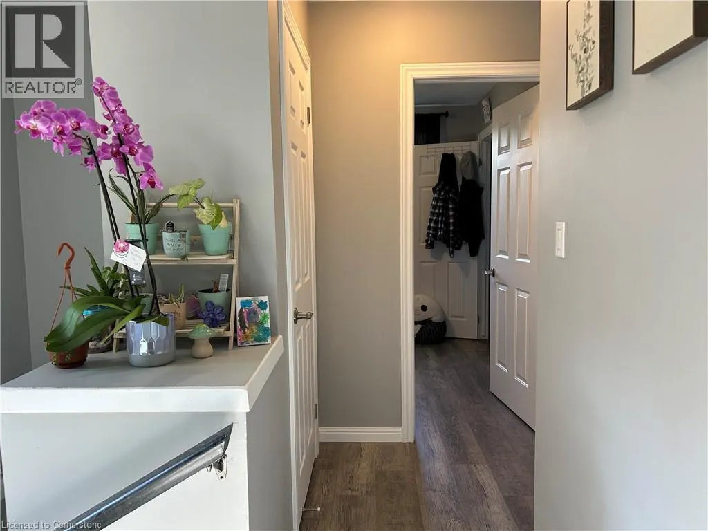 56-58 OAKWOOD Avenue
