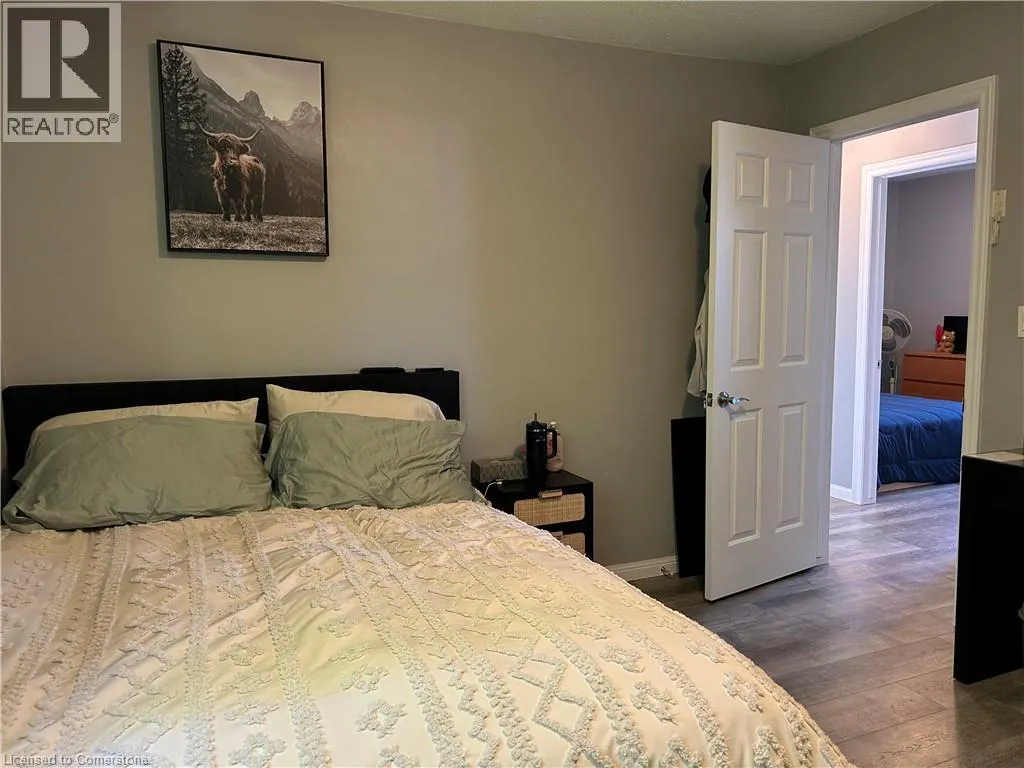 56-58 OAKWOOD Avenue