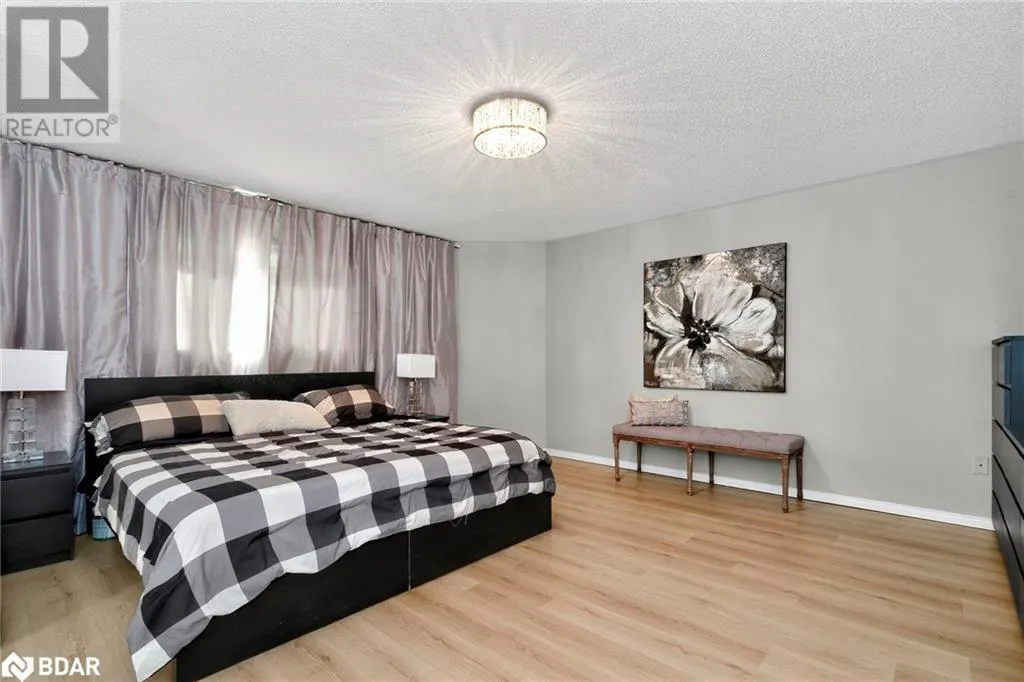 7 BANINGTON Crescent