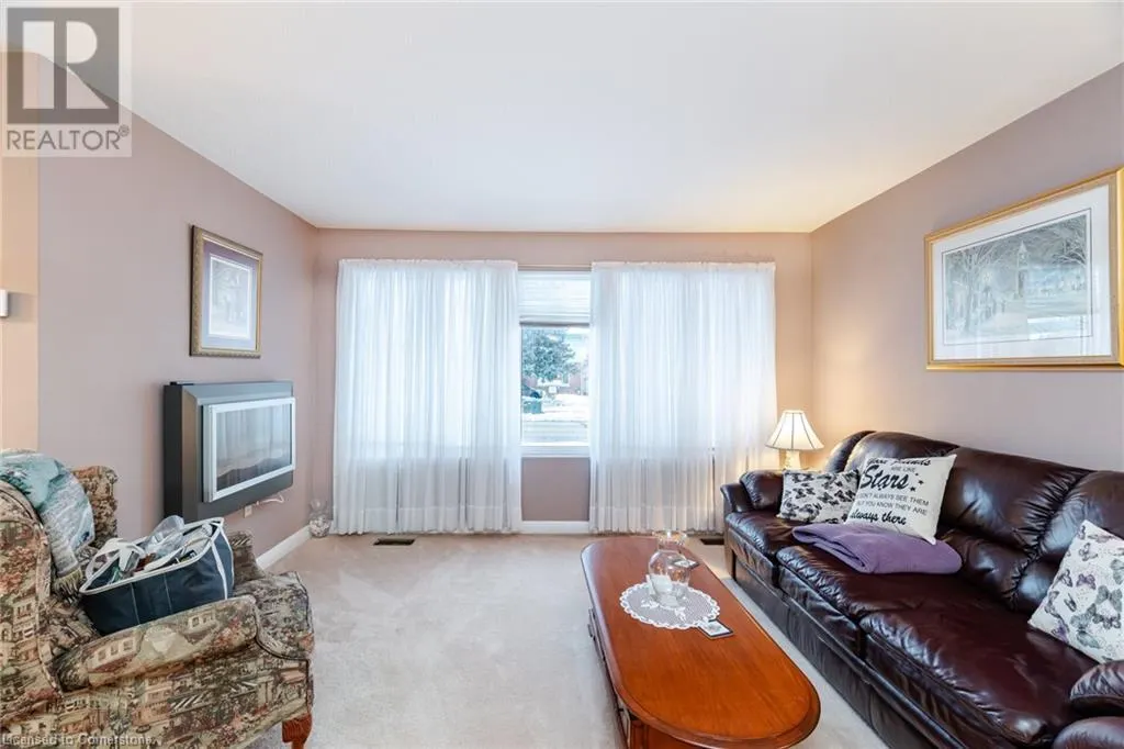 5 STERNE Avenue