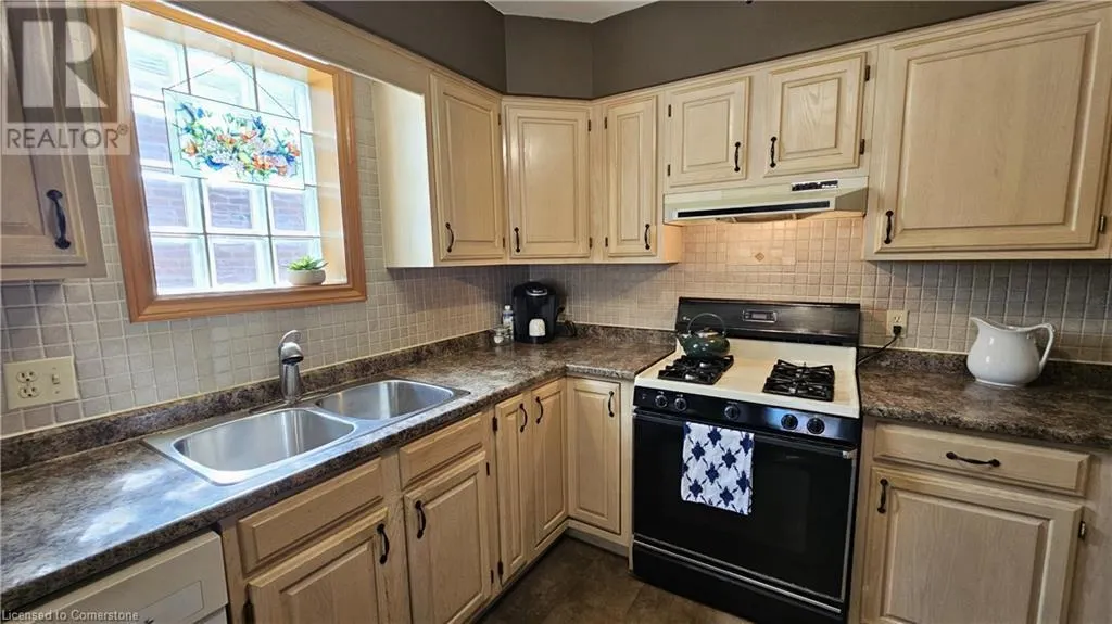 42 DONLY Drive S Unit# 11, #11