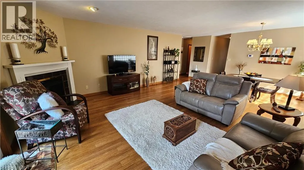 42 DONLY Drive S Unit# 11, #11