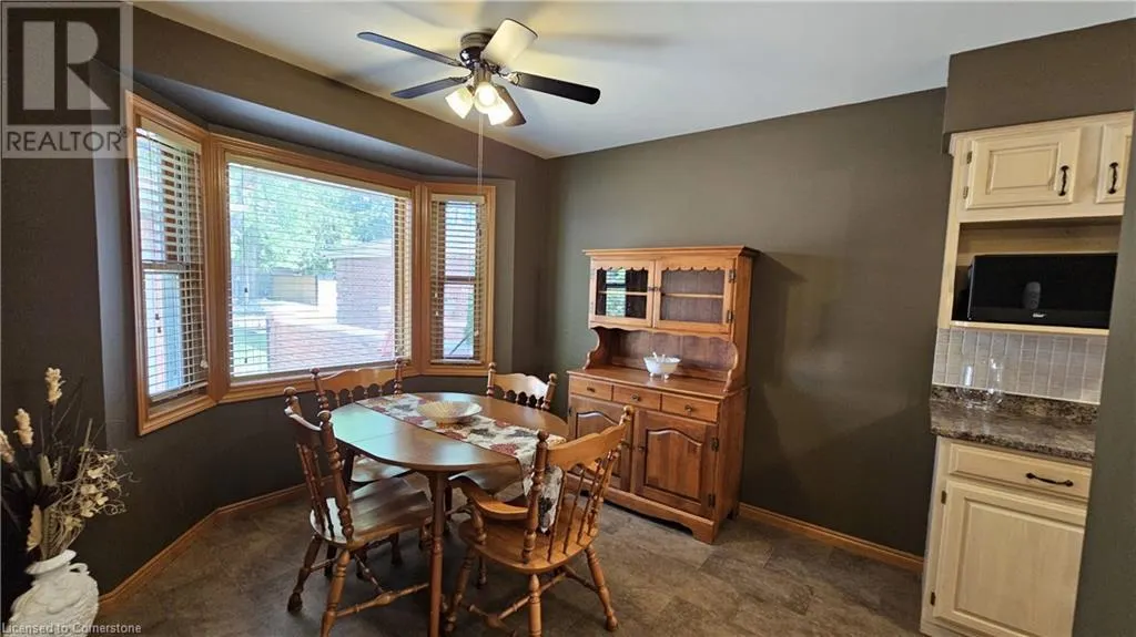 42 DONLY Drive S Unit# 11, #11