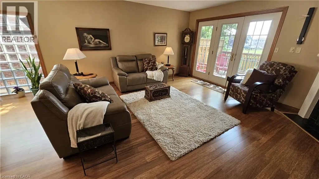 42 DONLY Drive S Unit# 11, #11