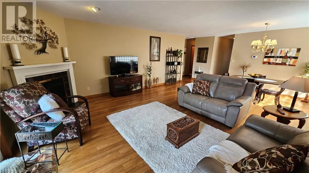 42 DONLY Drive S Unit# 11, #11
