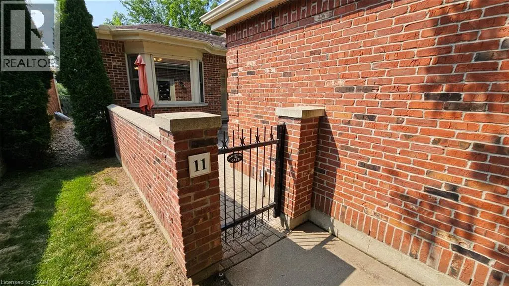 42 DONLY Drive S Unit# 11, #11